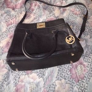 Black Michael kors purse/shoulder bag